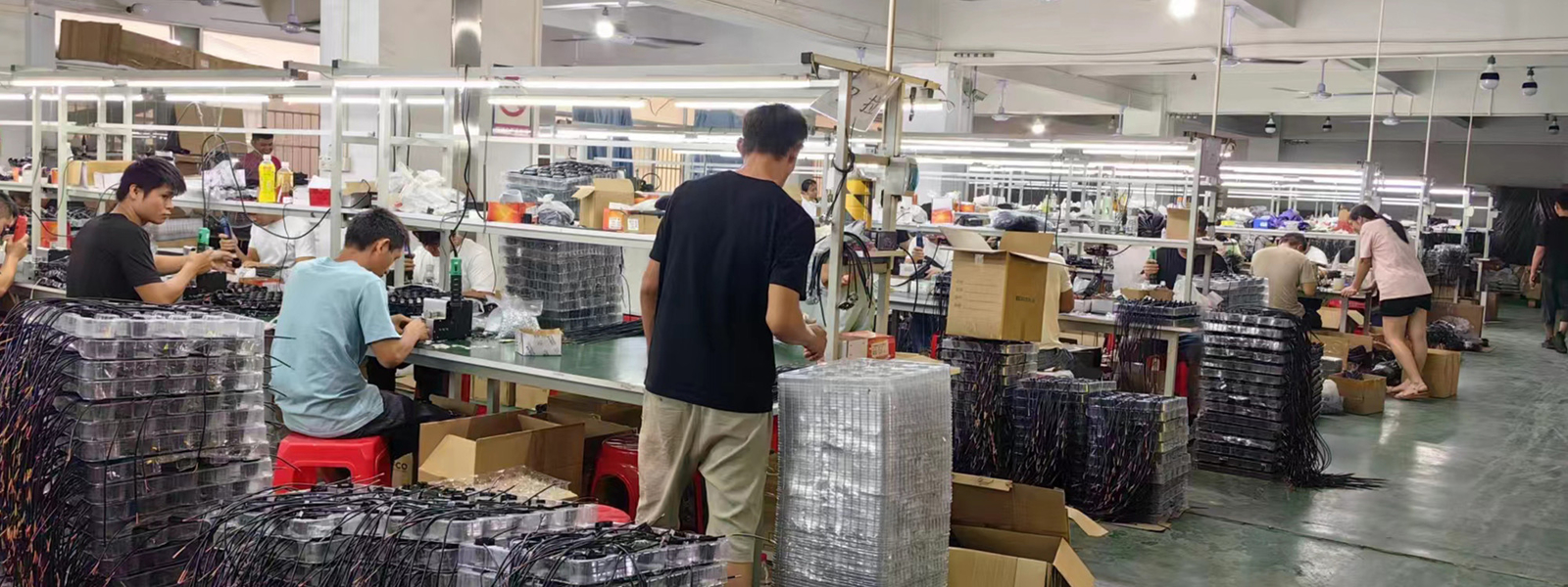 Guangzhou Baobao Lighting Co., Ltd. dây chuyền sản xuất của nhà sản xuất